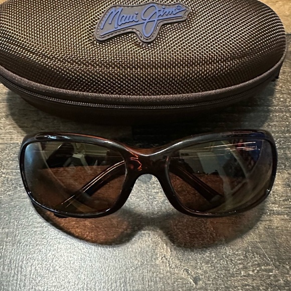 Maui Jim ‘Lagoon’ Polarized Sunglasses - Picture 2 of 9